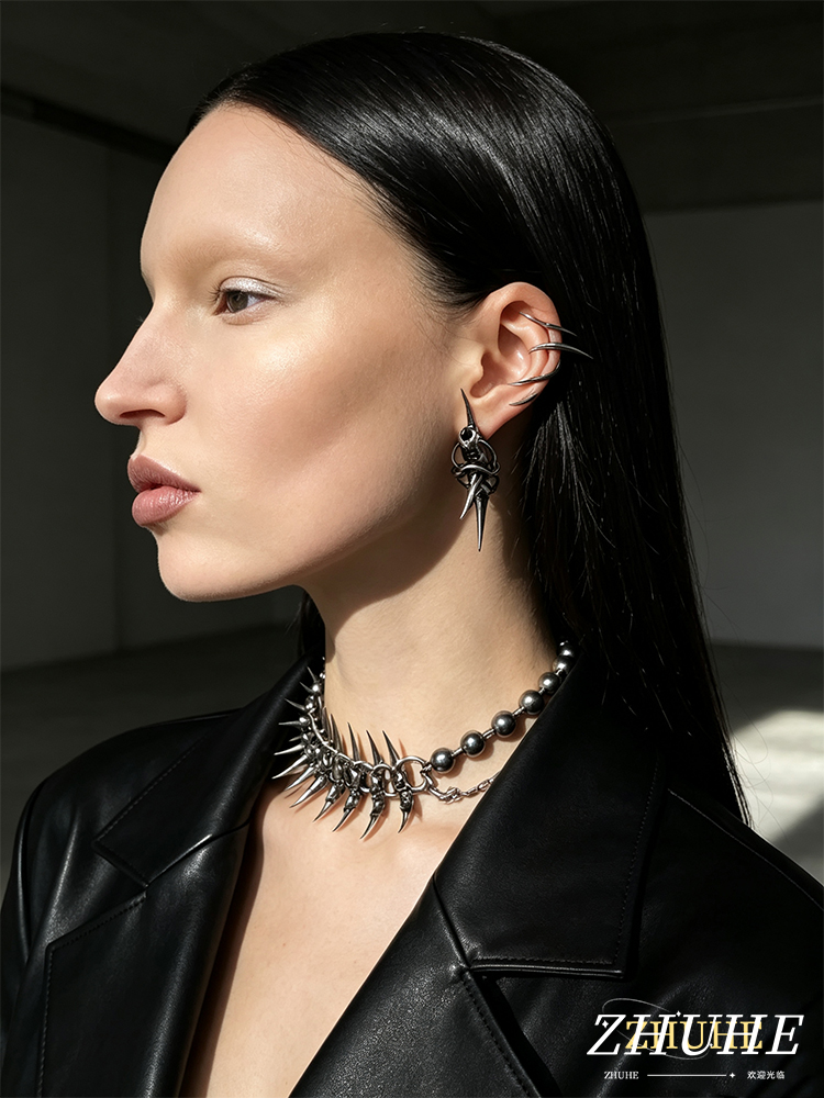 Copper Alloy Material Dark Pun - Street Fashion Earrings ulasan dan harga