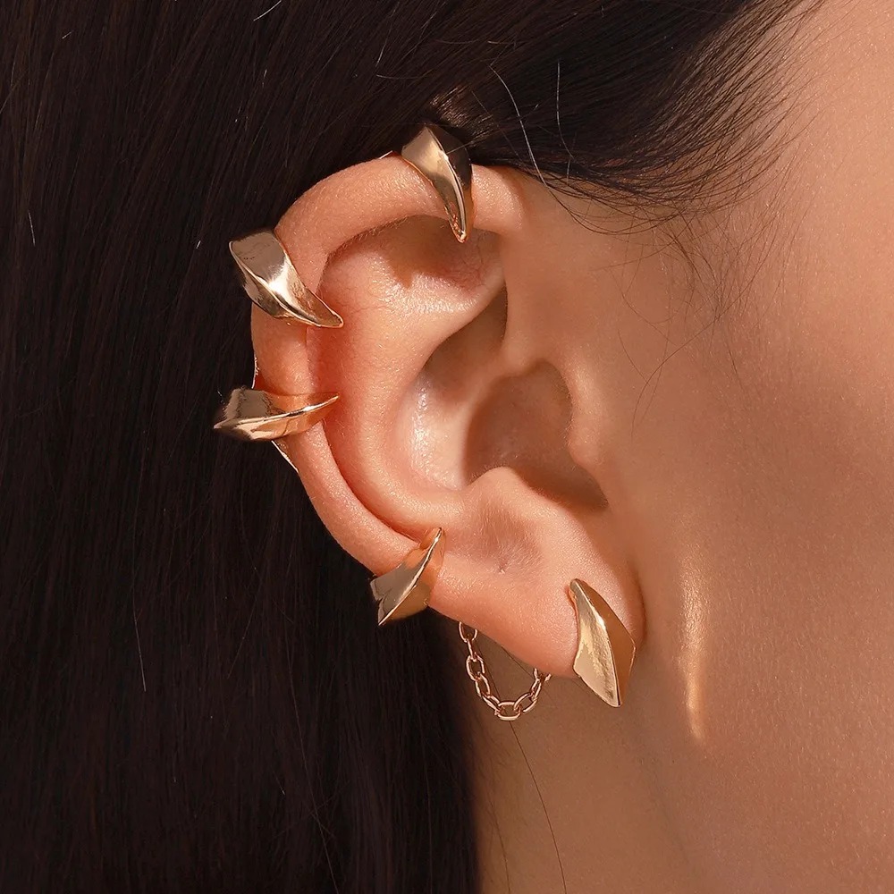 Dark Demon Sharp Teeth Ear Cli - Street Fashion Earrings ulasan dan harga