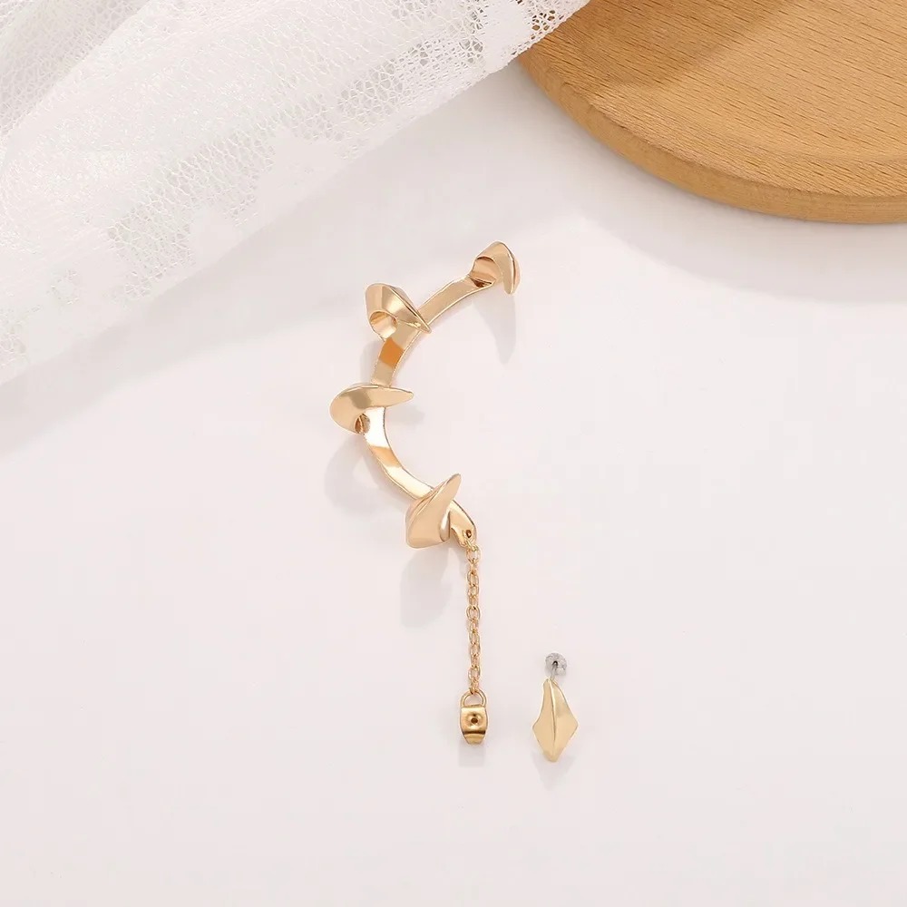 Dark Demon Sharp Teeth Ear Cli - Street Fashion Earrings ulasan dan harga