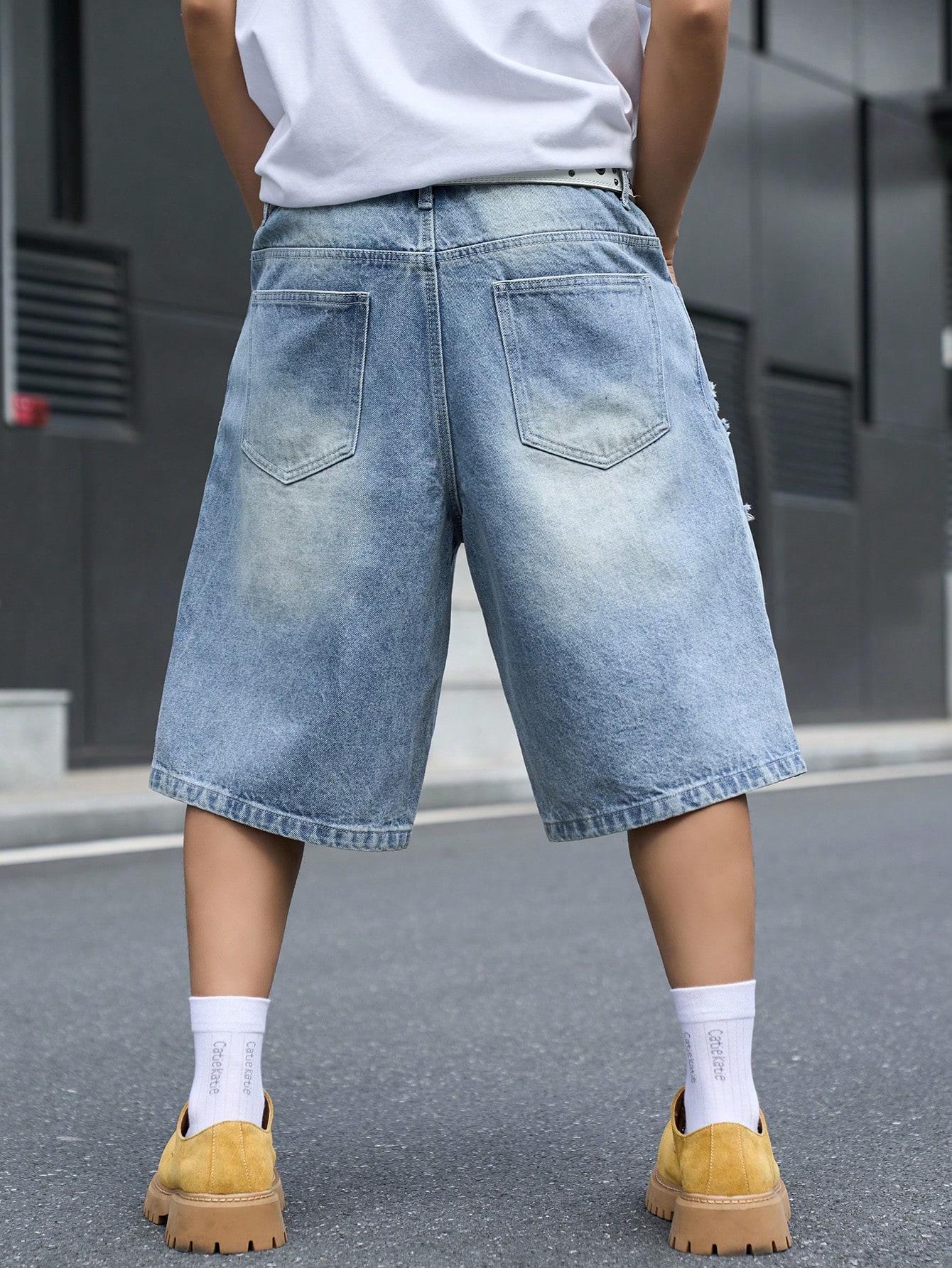 Men's Loose Fit Denim Bermuda  - Distressed Jean Rip ulasan dan harga
